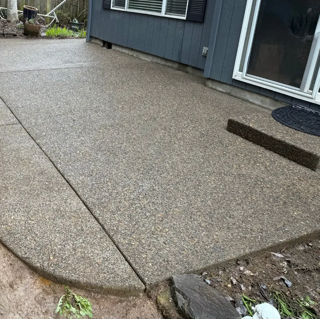 A clean patio in Beaverton, Oregon after pressure washing services